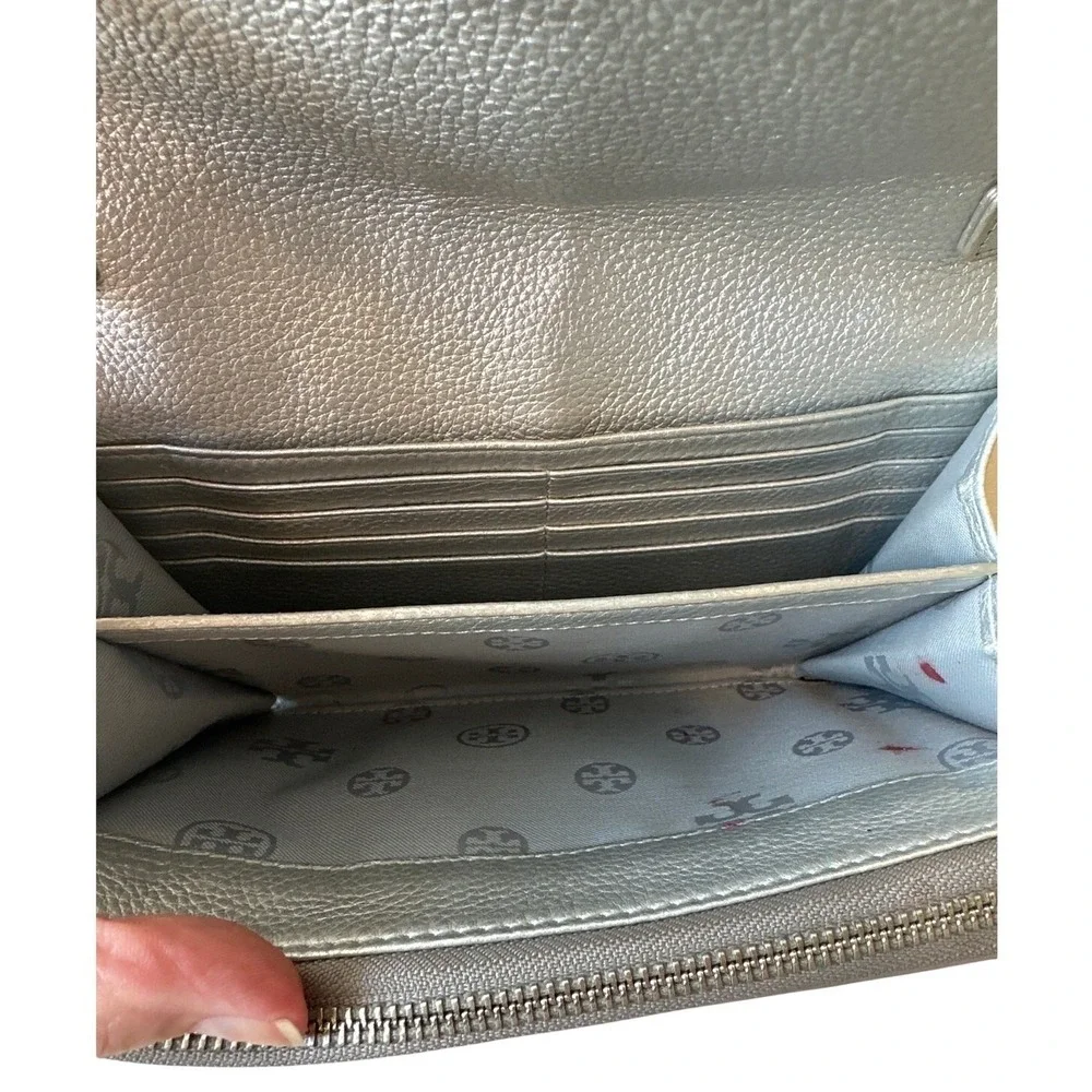 Tory Burch McGraw WOC Crossbody Gray Heron Pebbled Leather Wallet